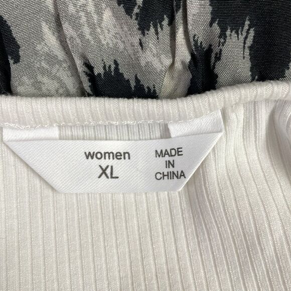 Animal Print Romper Jumpsuit Size XL Black, White and Gray - Picture 6 of 8